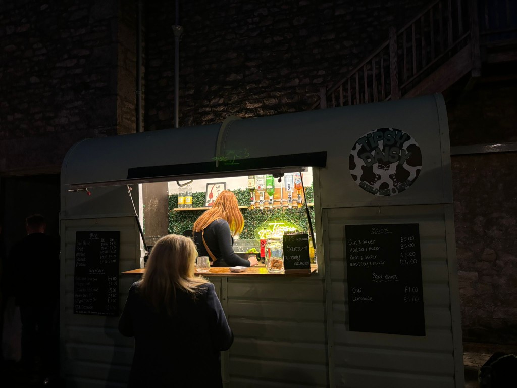 Tipsy Daisy mobile bar in action, photo 10 of 26