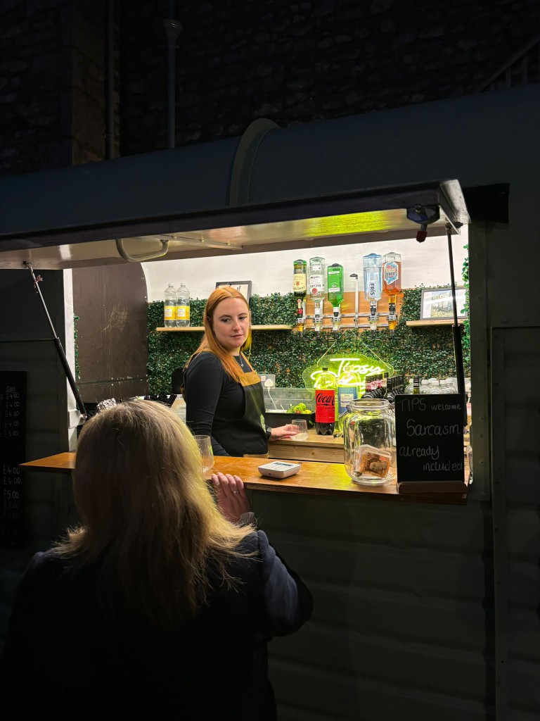 Tipsy Daisy mobile bar in action, photo 11 of 26