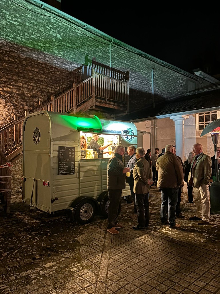 Tipsy Daisy mobile bar in action, photo 24 of 26